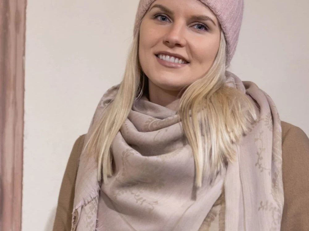 Poncho vai kaulahuivi? Syksyn kerrospukeutuminen