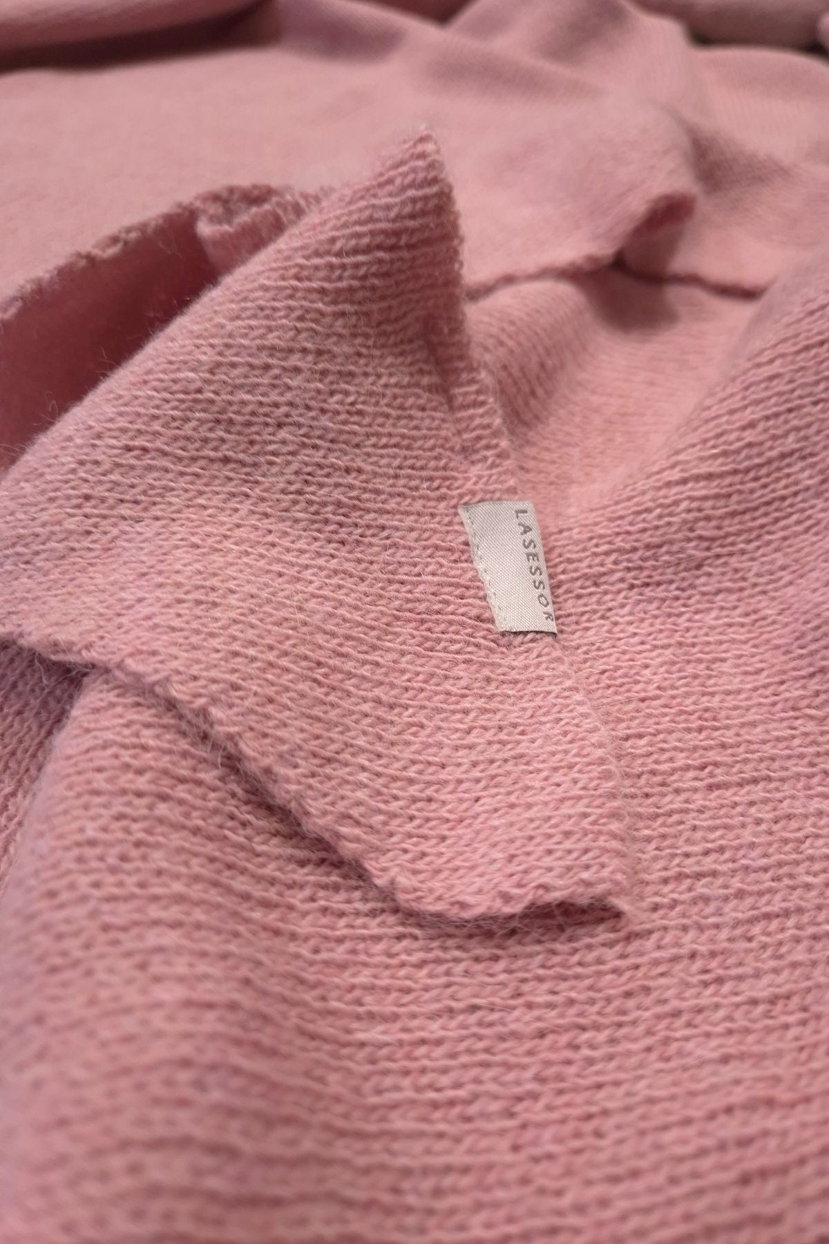 Artha -kolmioneulehuivi - Lasessor La