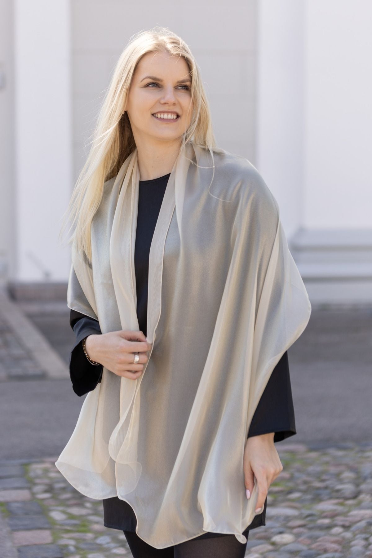 Elena -juhlahuivi