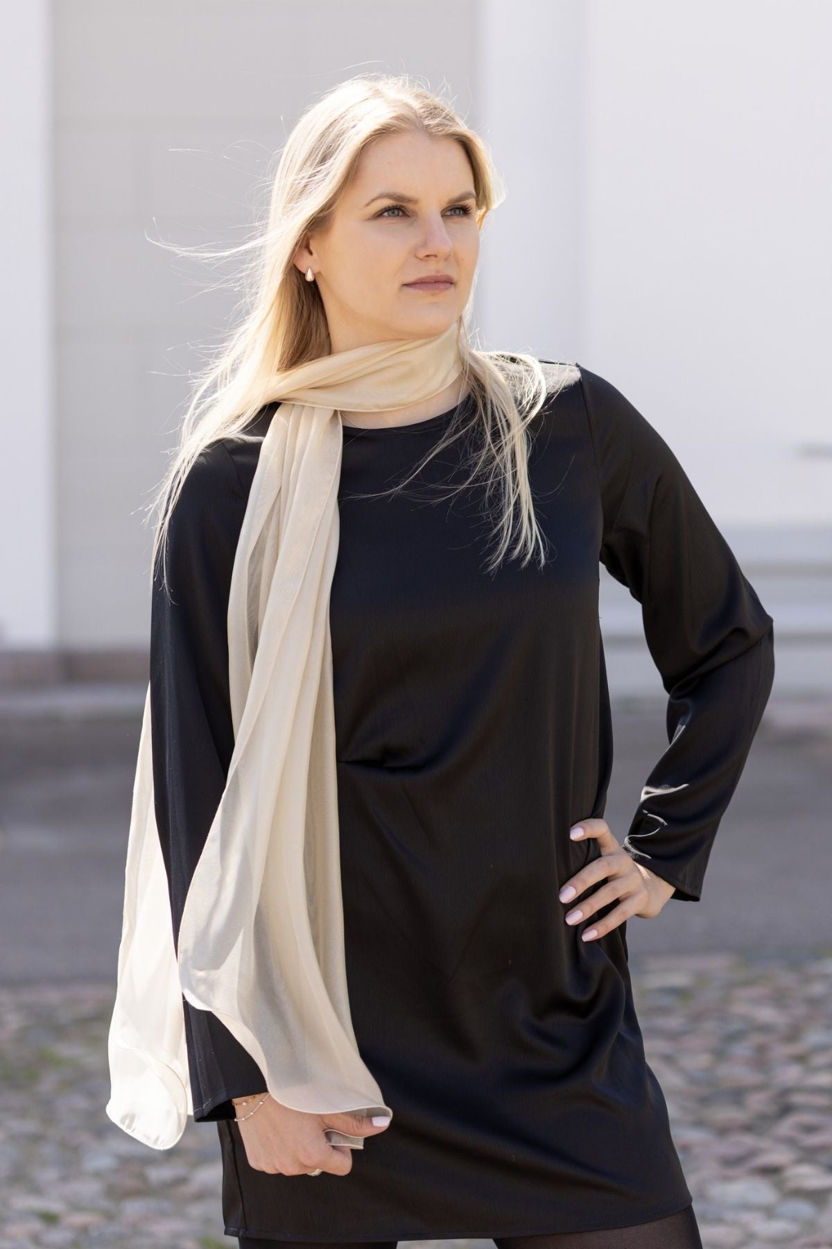 Elena -juhlahuivi