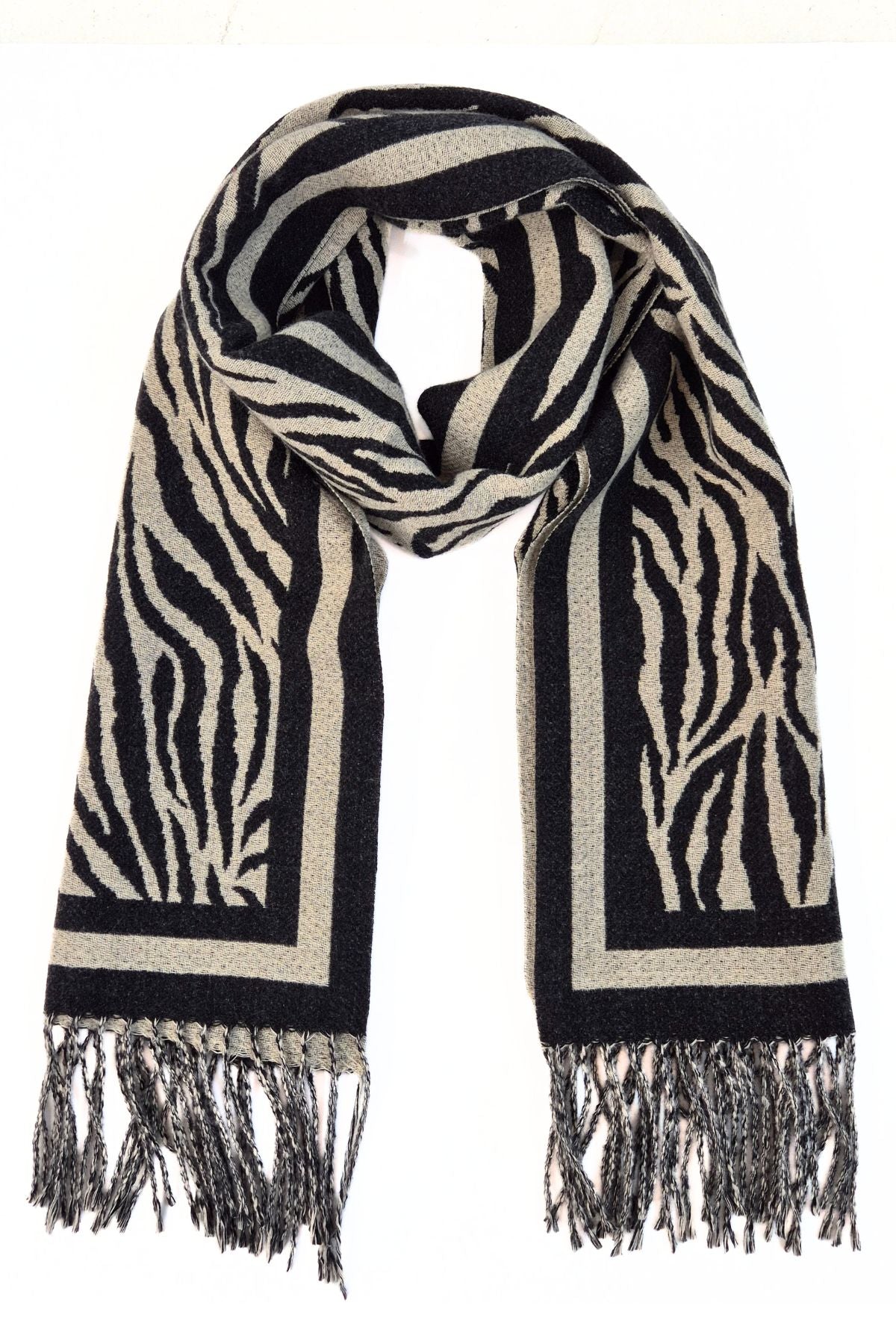 AW26 Geena knitted scarf