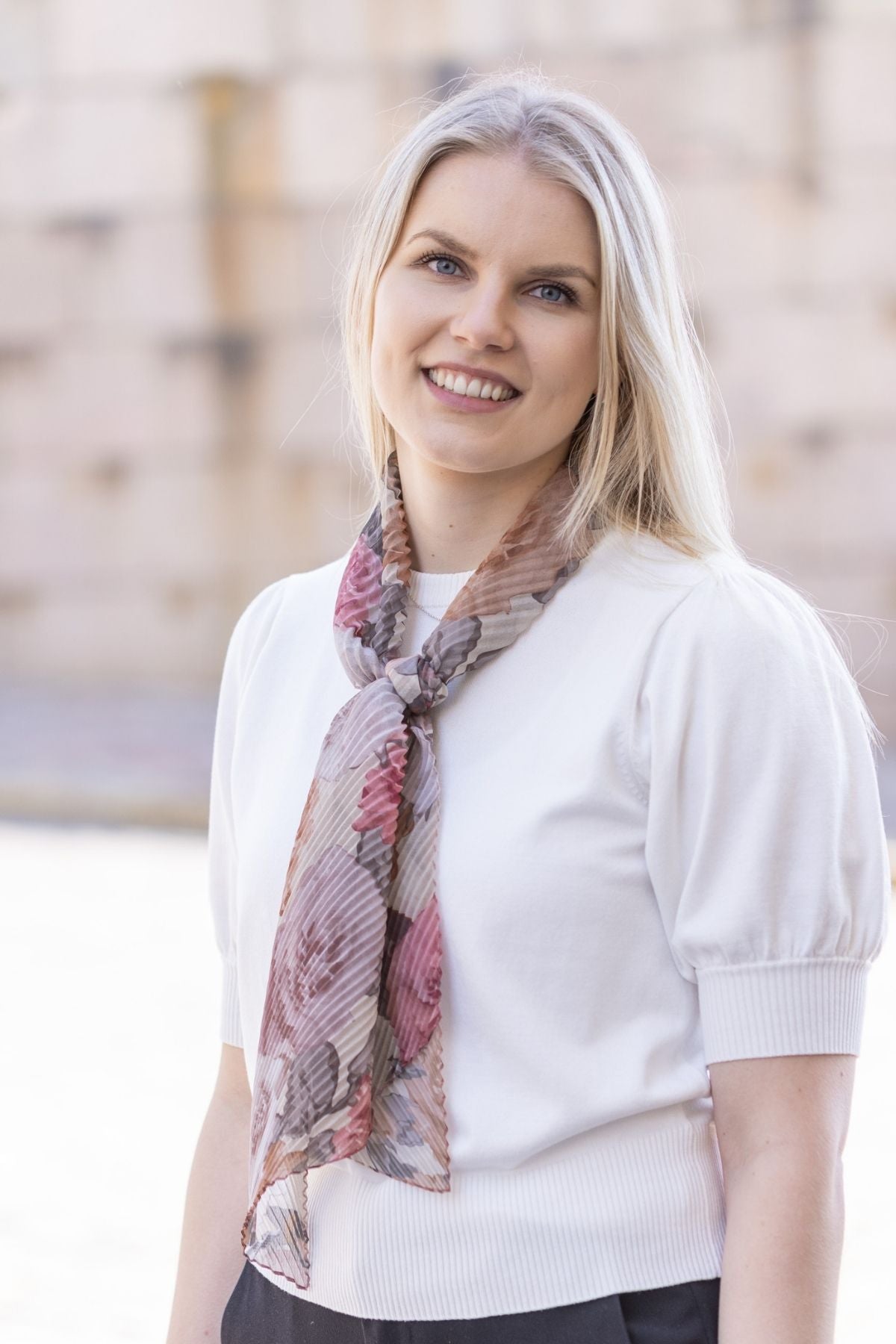 Helka -pliseerattu kaulahuivi