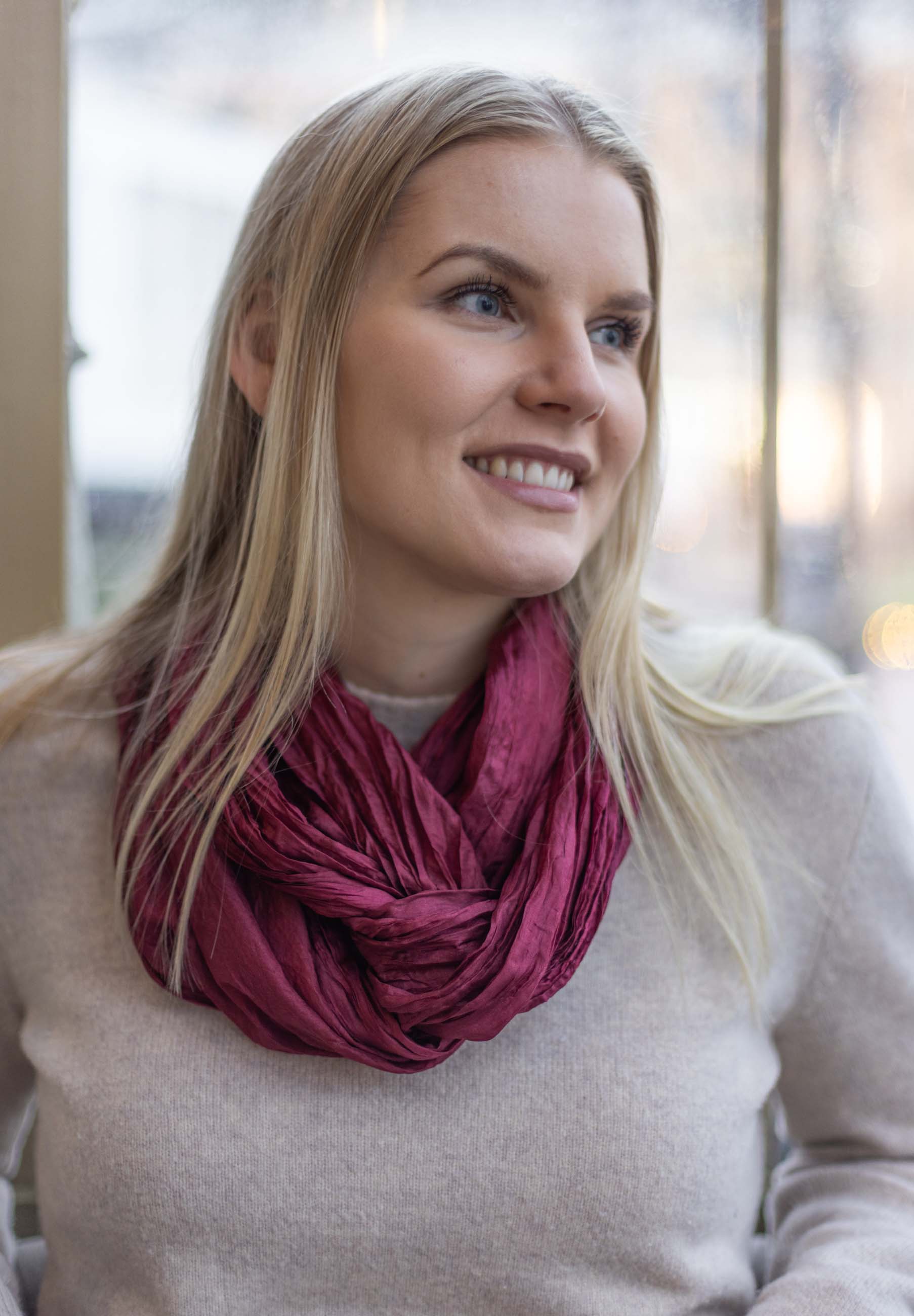 Kiana silk loop scarf