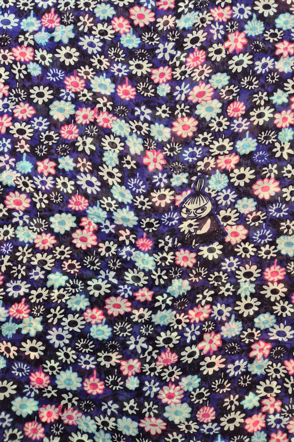 Muumi Pikku Myy -silkkituubihuivi 70x80cm - Lasessor La