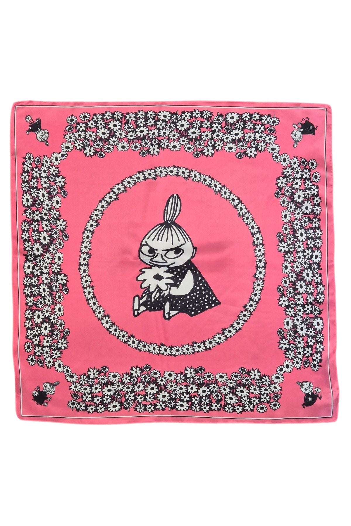 Fuksia Pikku myy silkkihuivi tasokuvassa