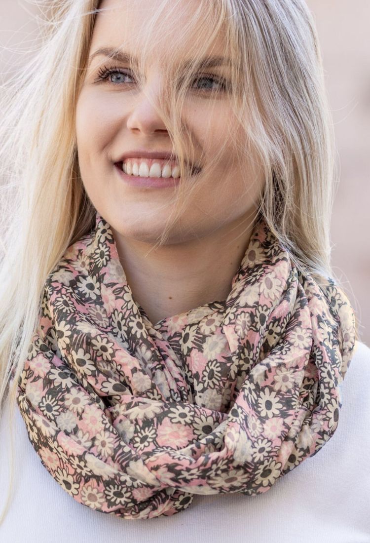 Muumi Pikku Myy -silkkituubihuivi 70x80cm