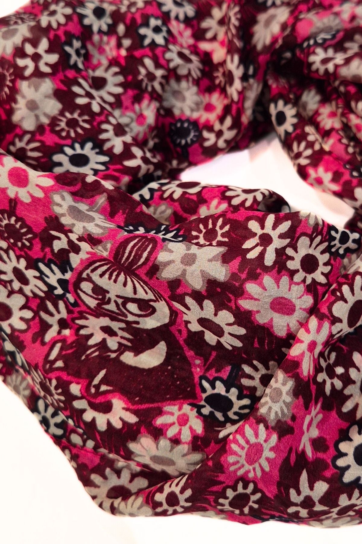 Muumi Pikku Myy -silkkituubihuivi 70x80cm - Lasessor La