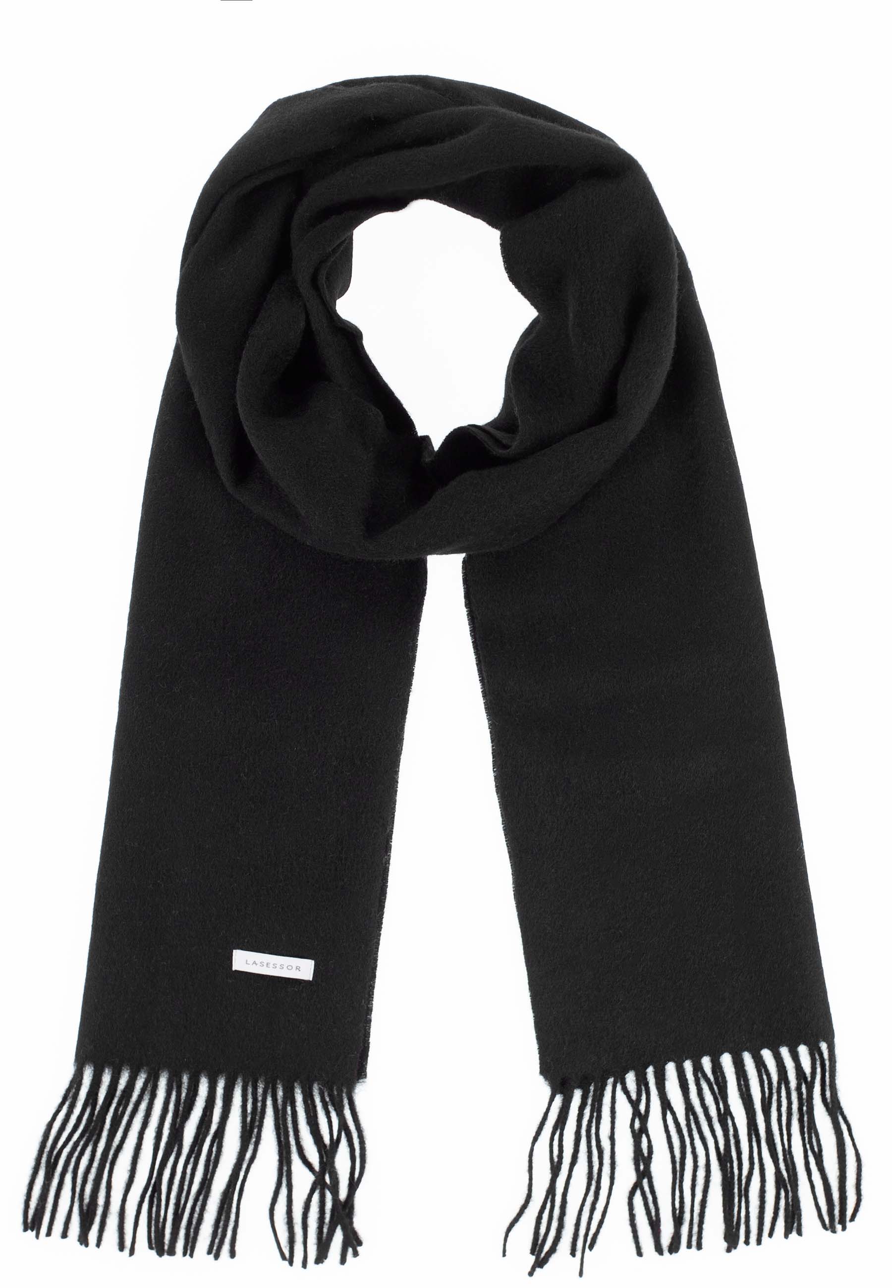 Huurre villakaulaliina kuvattuna edestä valkoisella taustalla värissä musta.