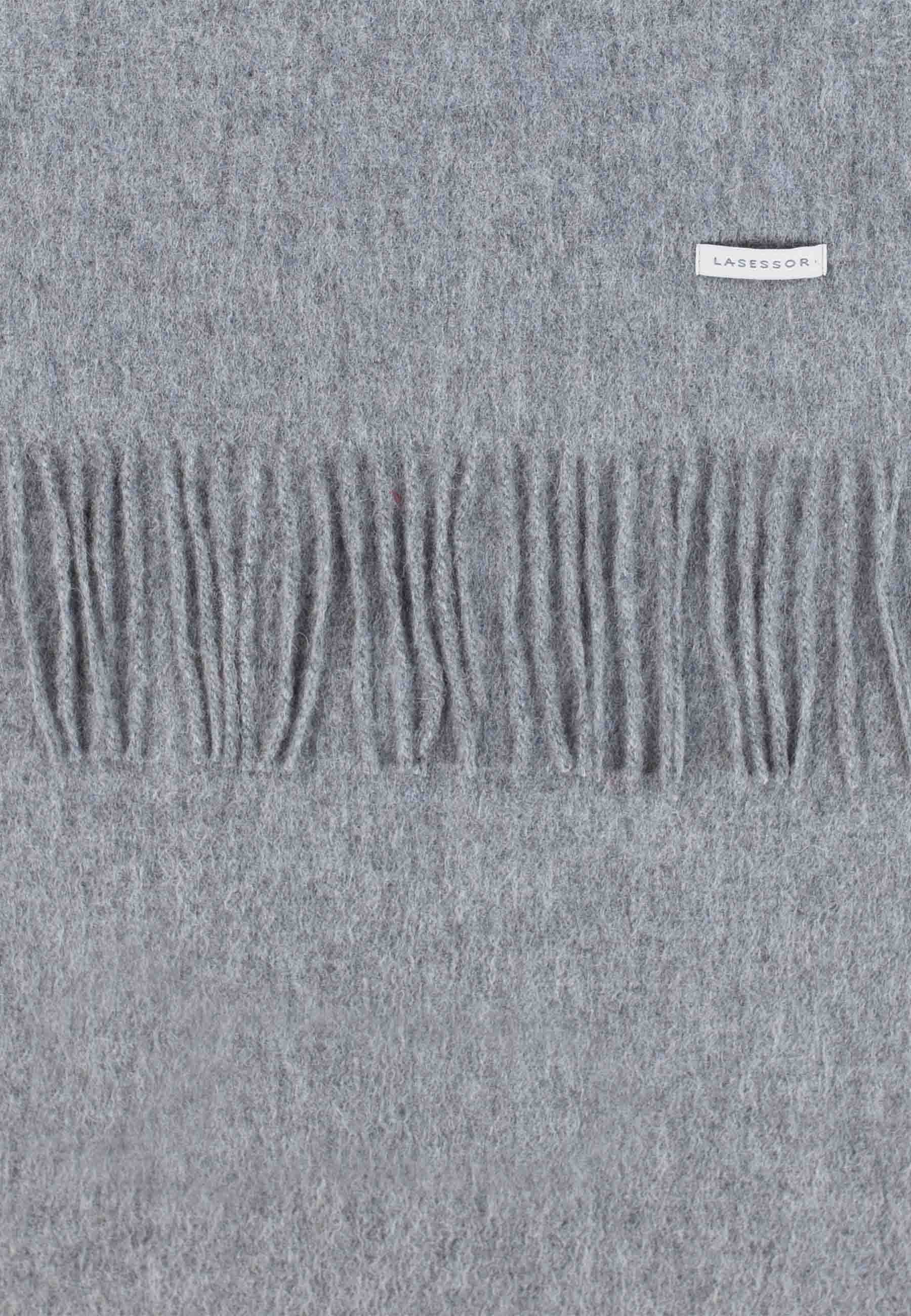 Läheltä kuvattu Huurre villakaulahuivi värissä harmaa.