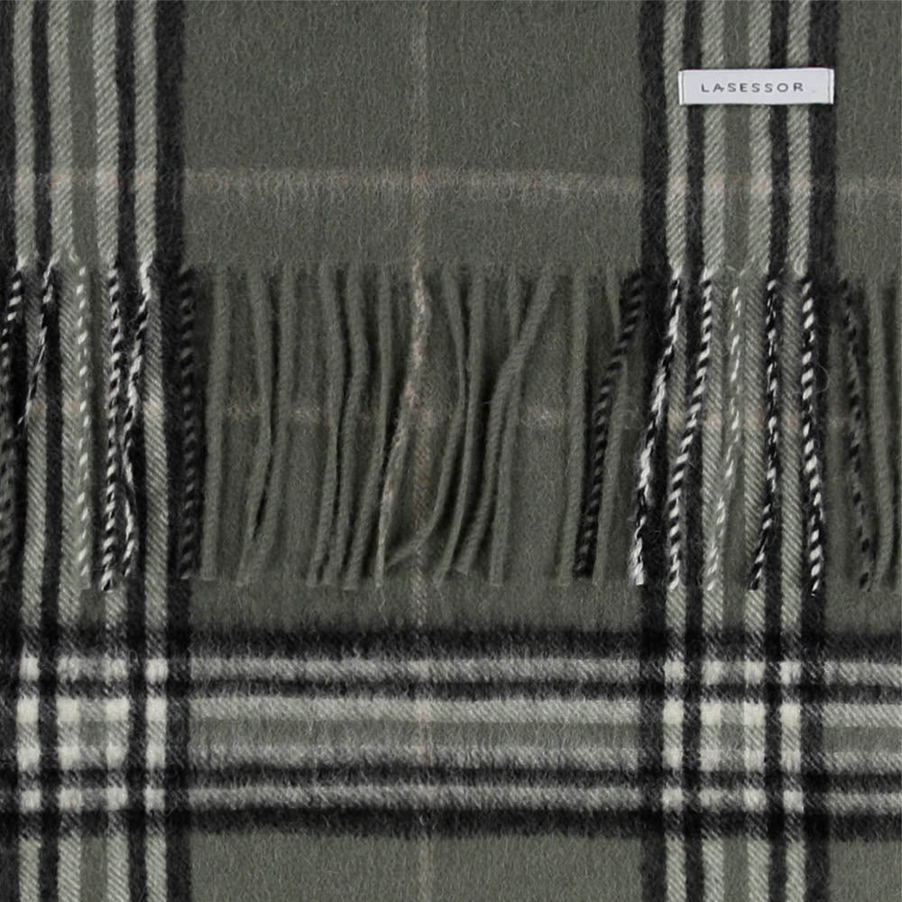 Nata villakaulahuivi lasessor ruutuhuivi kotimainen lasessor vihreä oliivi lähikuva kuosi