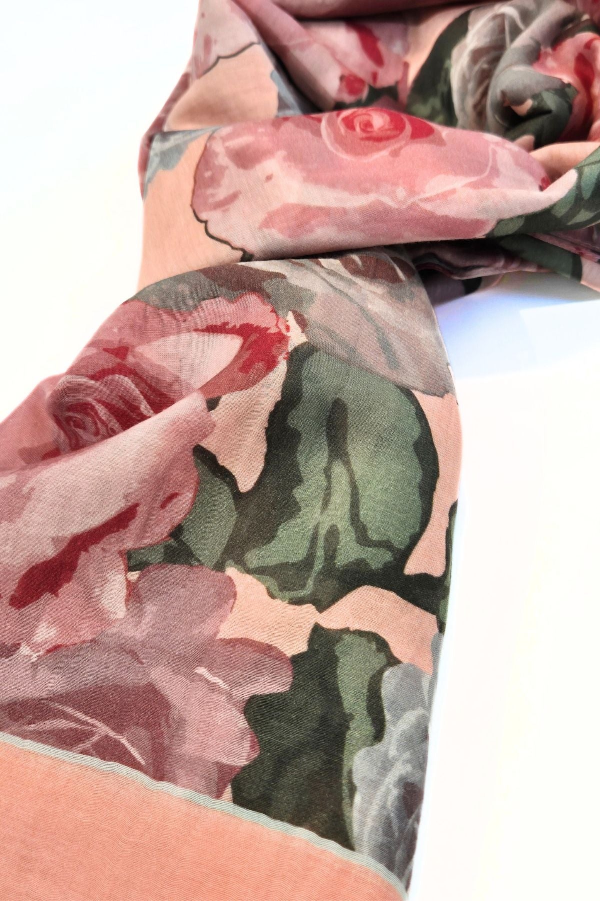 Debra -silkkipuuvillainen kaulahuivi