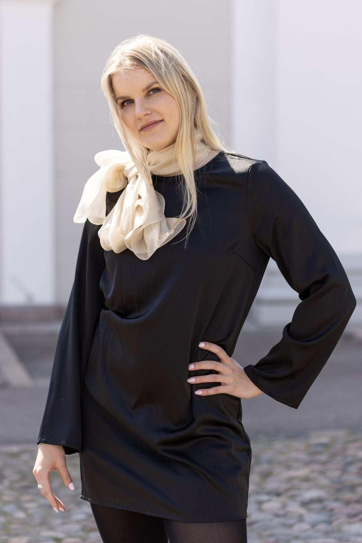 Elena -juhlahuivi