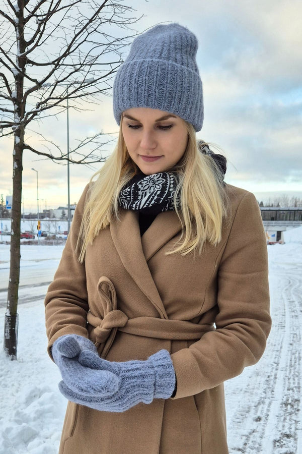 Ella -neulelapaset