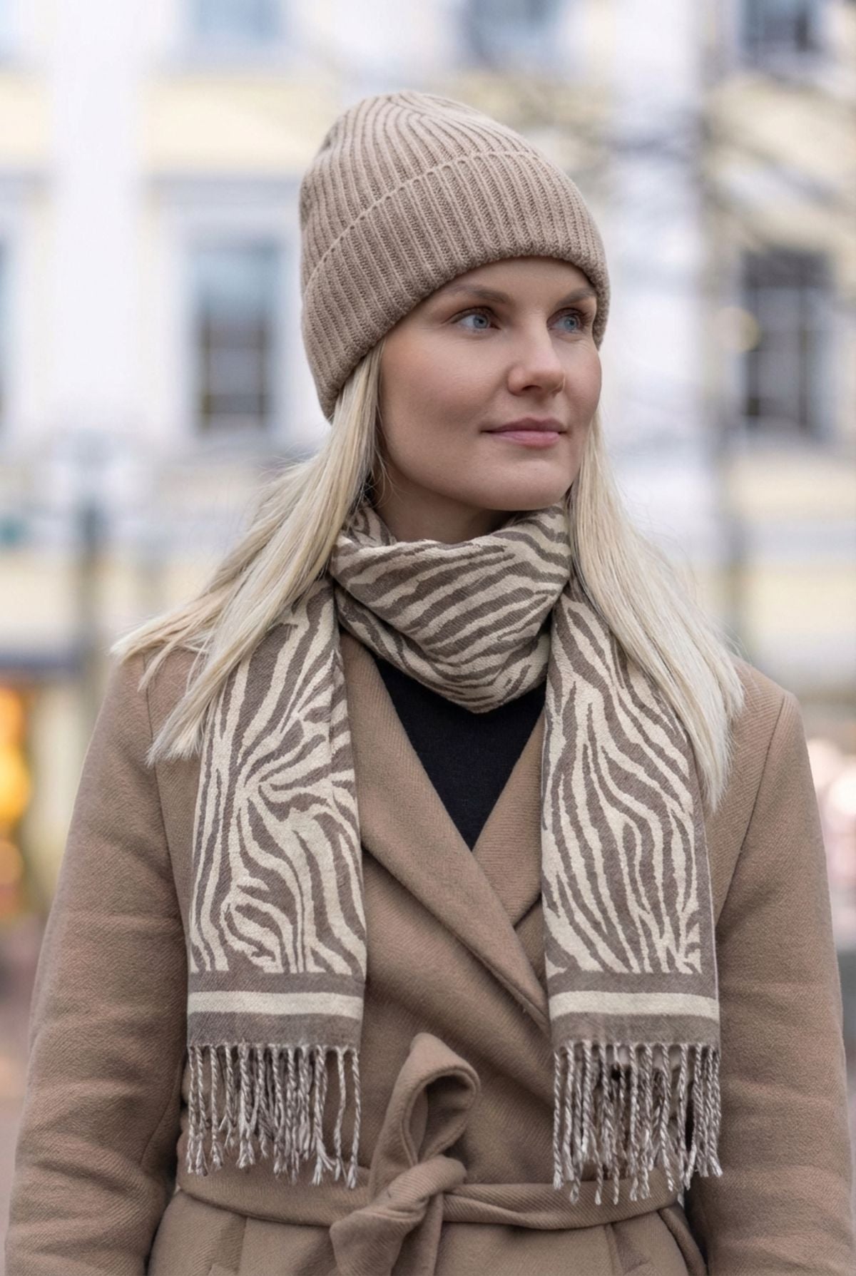 AW26 Geena knitted scarf