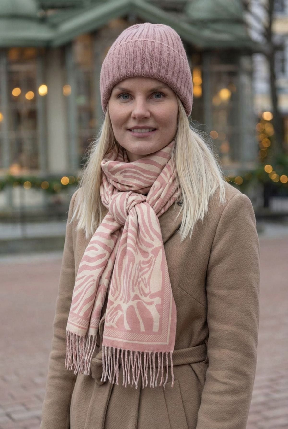 AW26 Geena knitted scarf