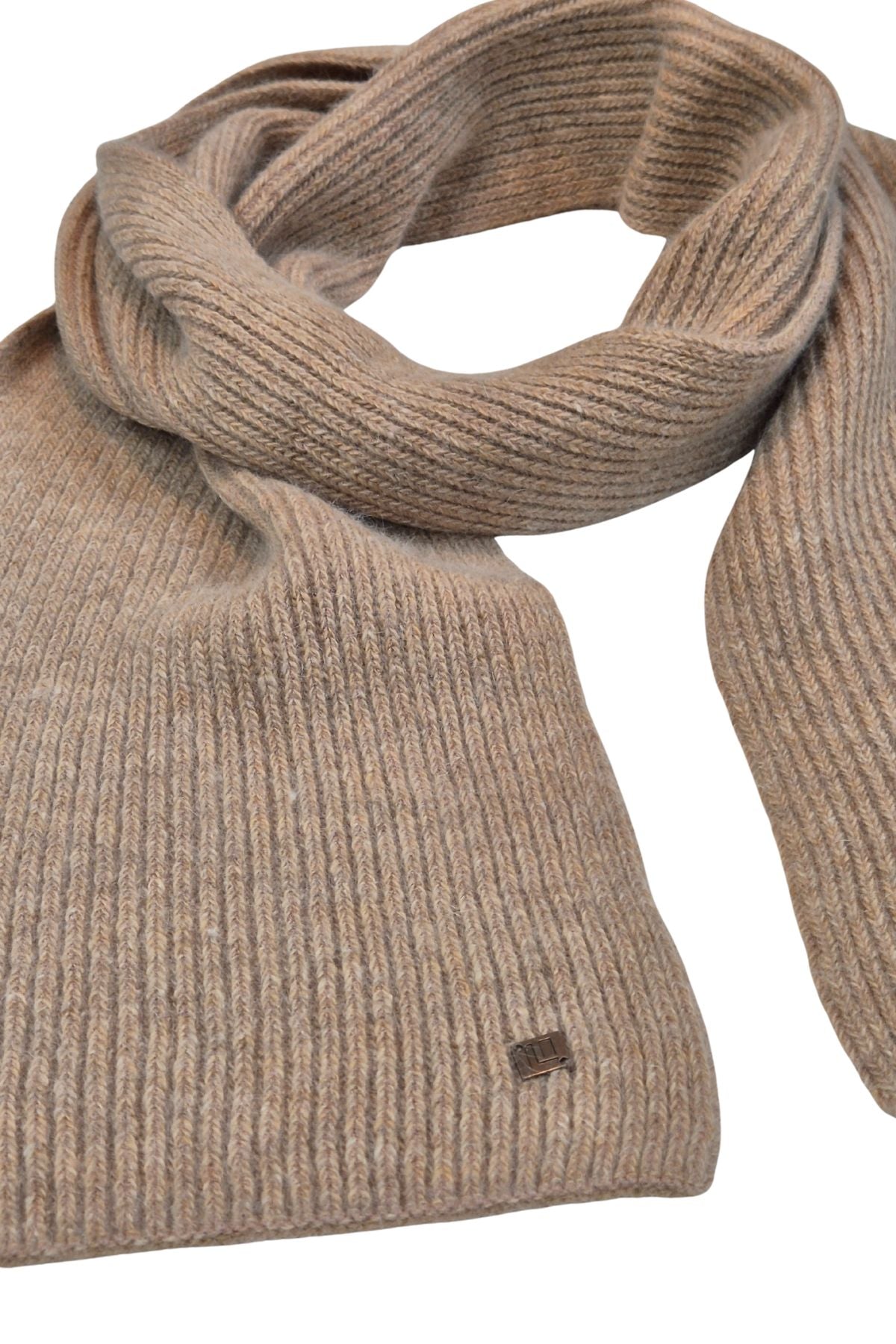 Hallana neulekaulaliina v.beige lähikuva – pehmeä angorasekoite
