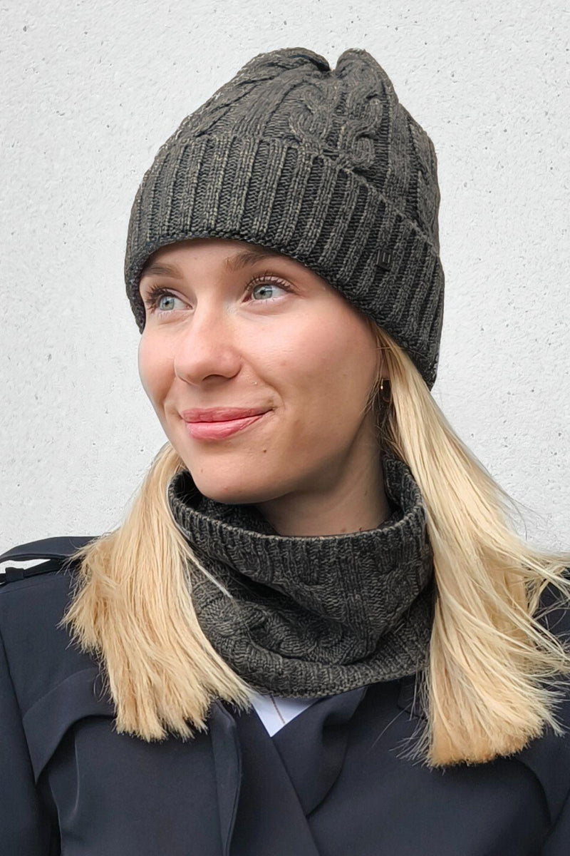 Indy plait beanie