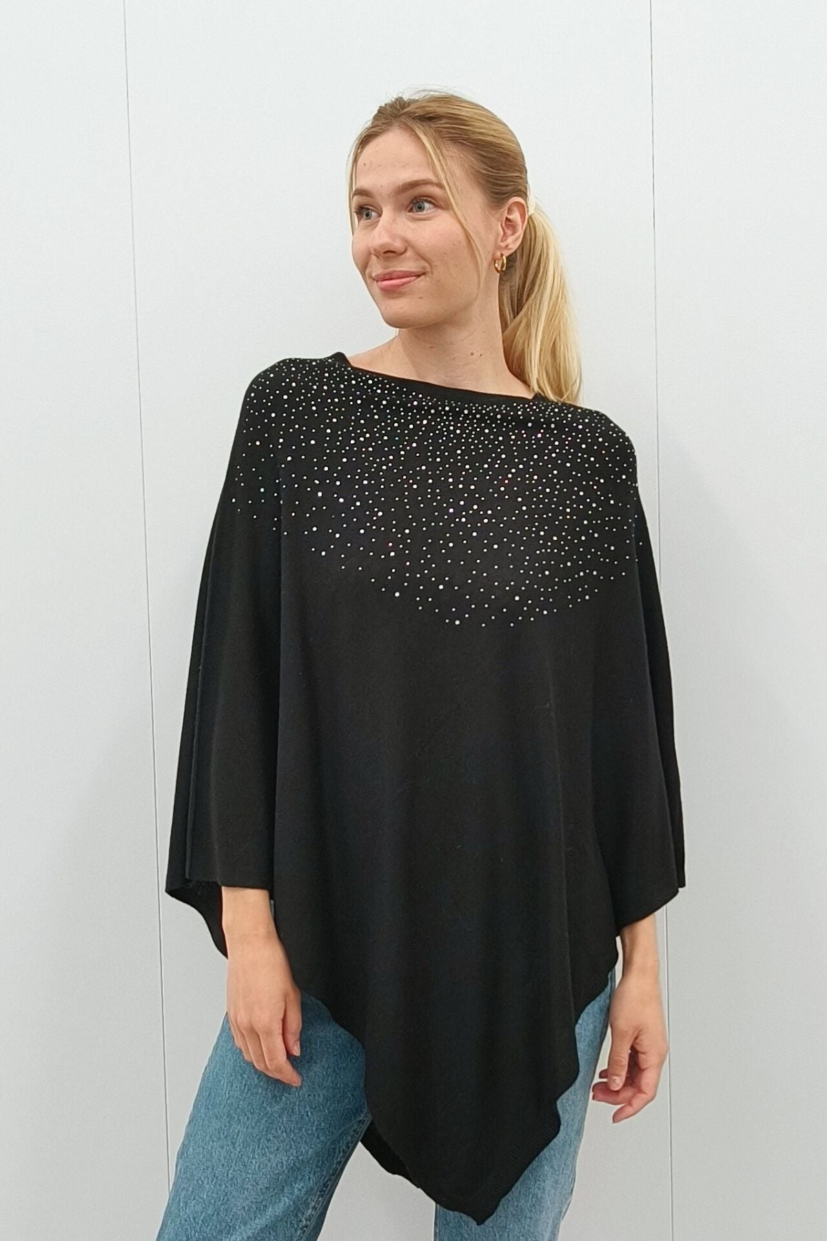 Juolas strassi - poncho - Lasessor La