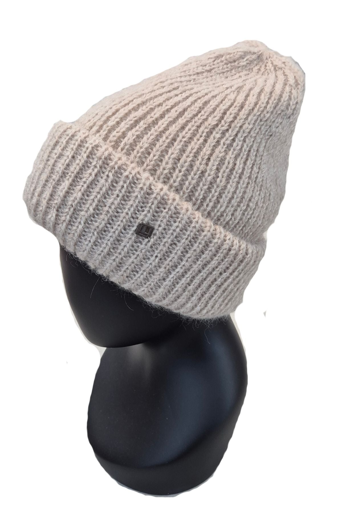 Mollie mohairpipo 817v.beige sivulta paassa