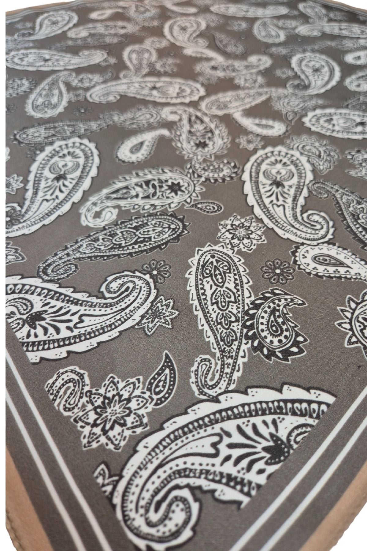 AW26 Tilda silk scarf