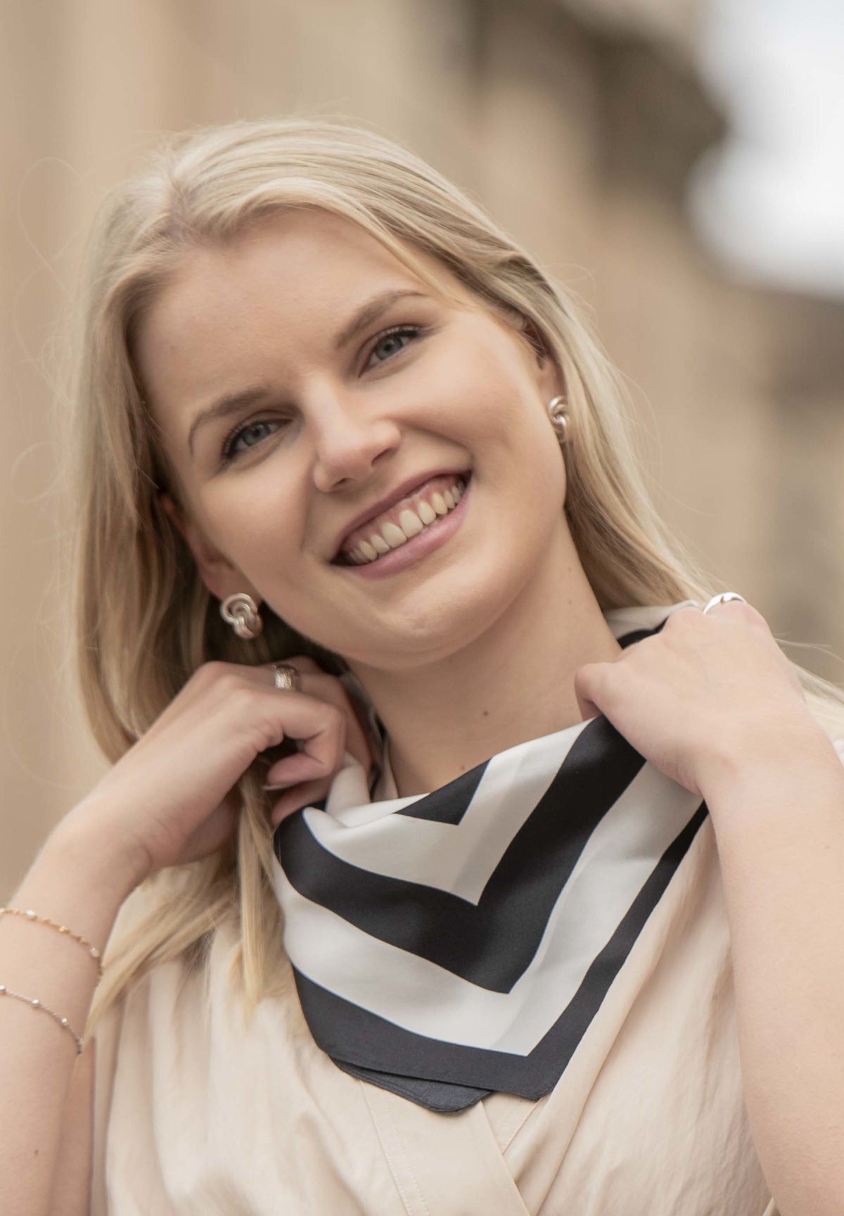 Tonya -silkkihuivi