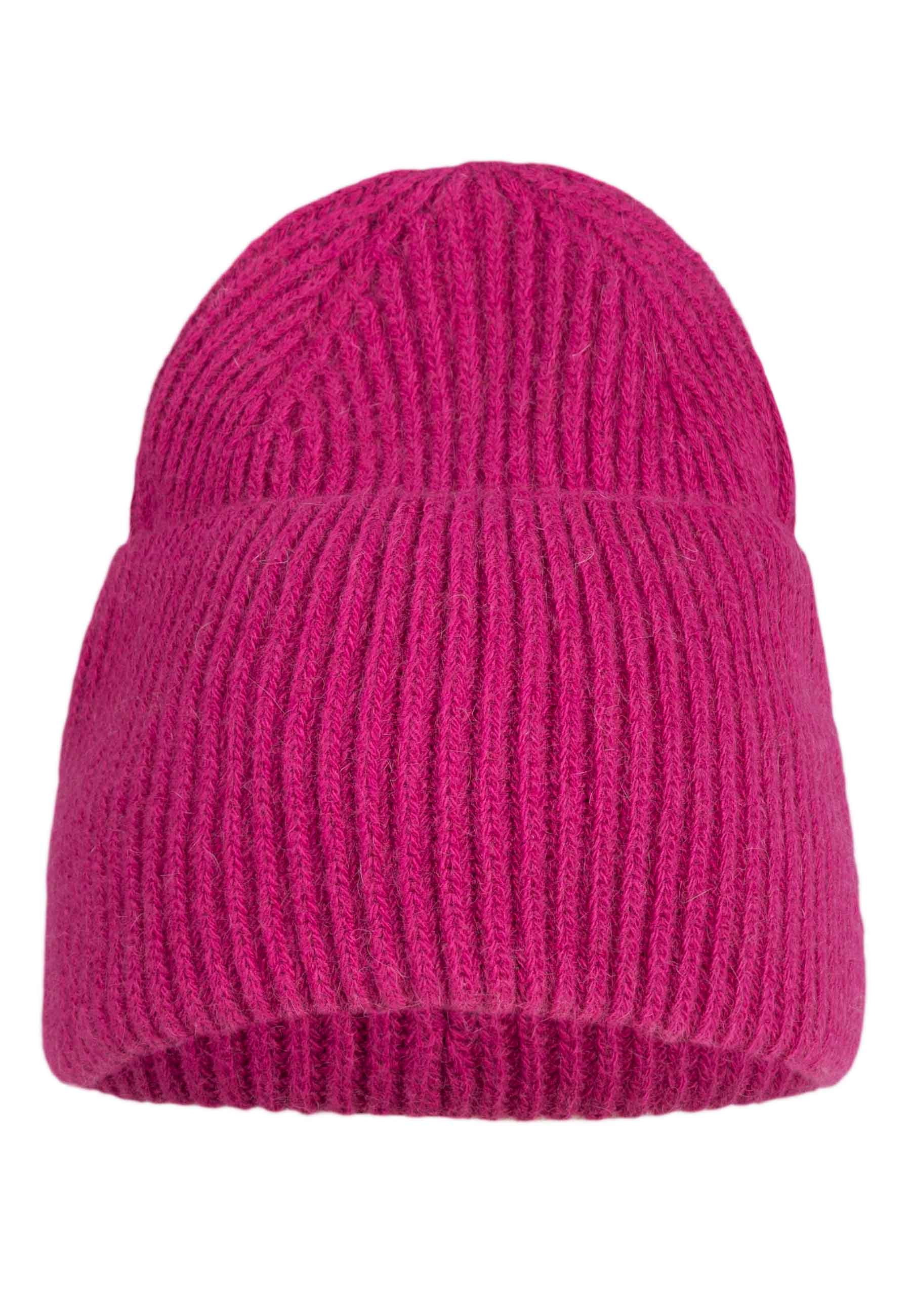 Kuvassa Halla pipo värissä tumma fuksia valkoisella taustalla