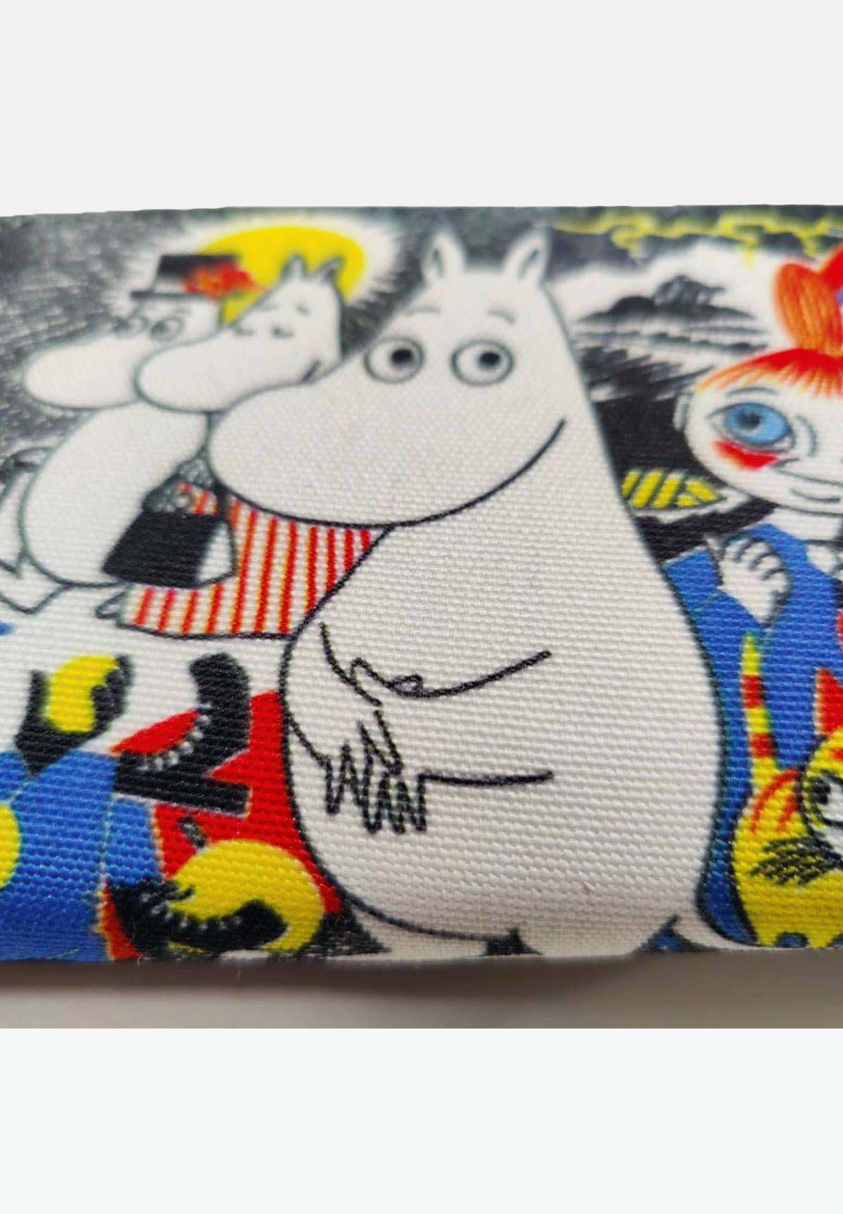 Muumilompakko pystykuva kuvitus