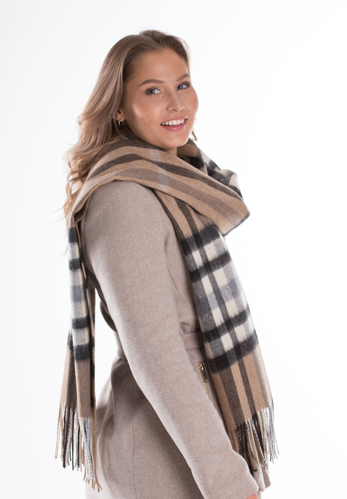 vega villakaulahuivi asuste scarf ruutuhuivi ruutukuosi kotimainen suomalainen lasessor asusteet accessorie